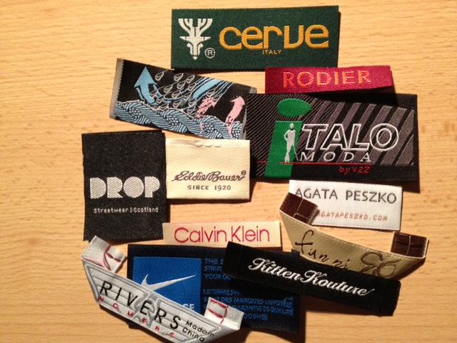 Damask woven labels